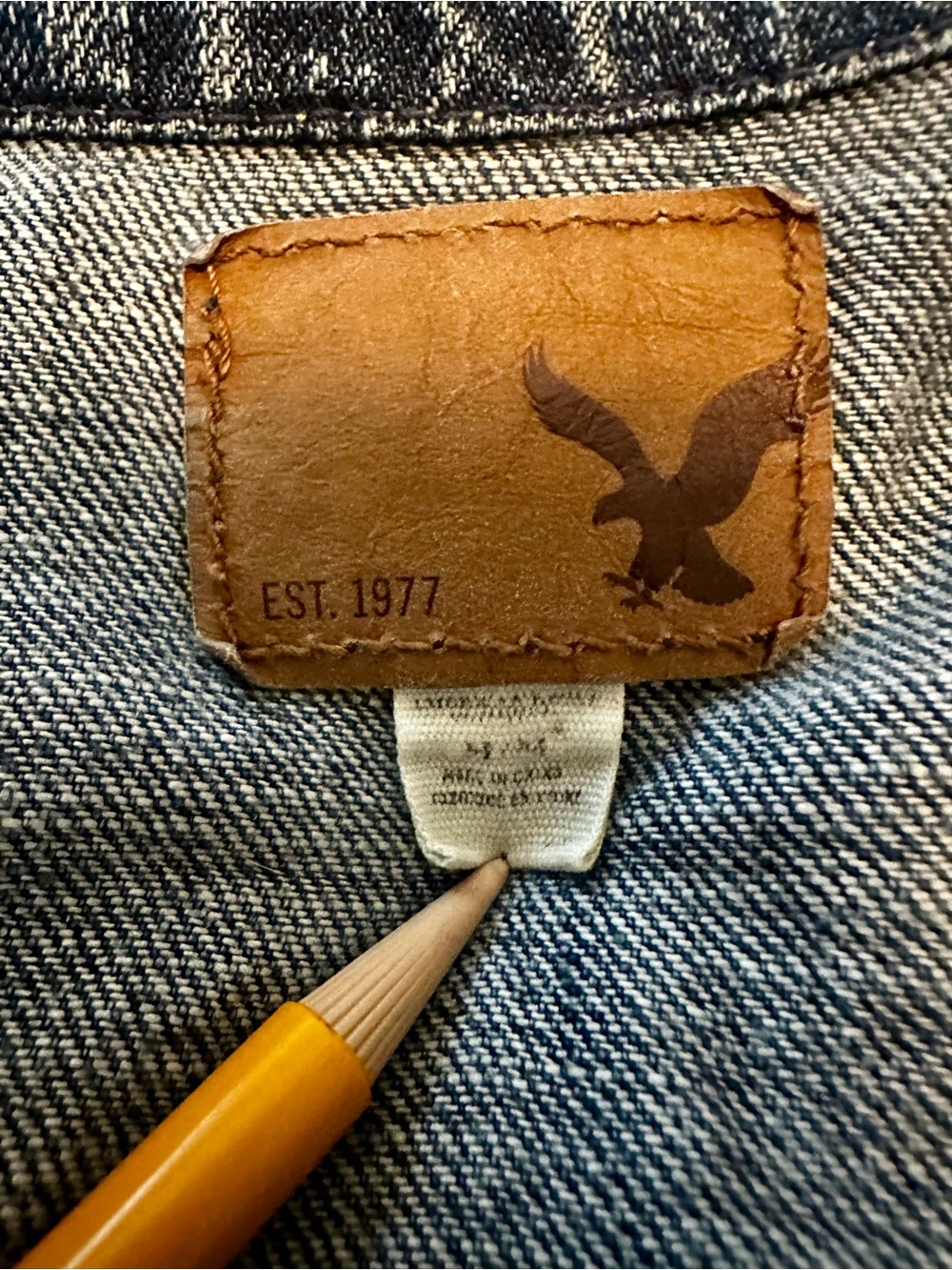 American Eagle Medium Distressed Faded Denim Trucker Jacket - Picture 4 of 4
